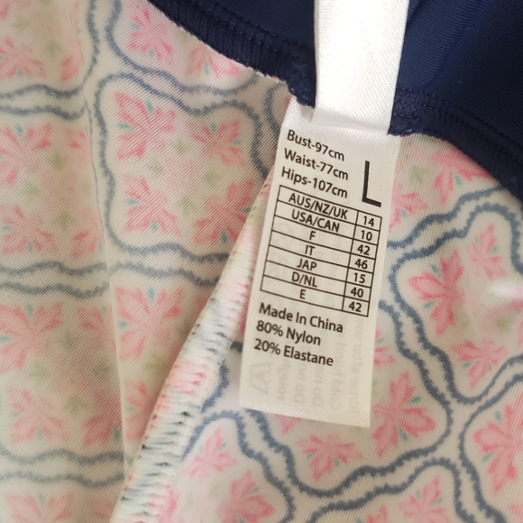 2 Chillies Harmony Cropped Leggings Size Large - Picture 8 of 8